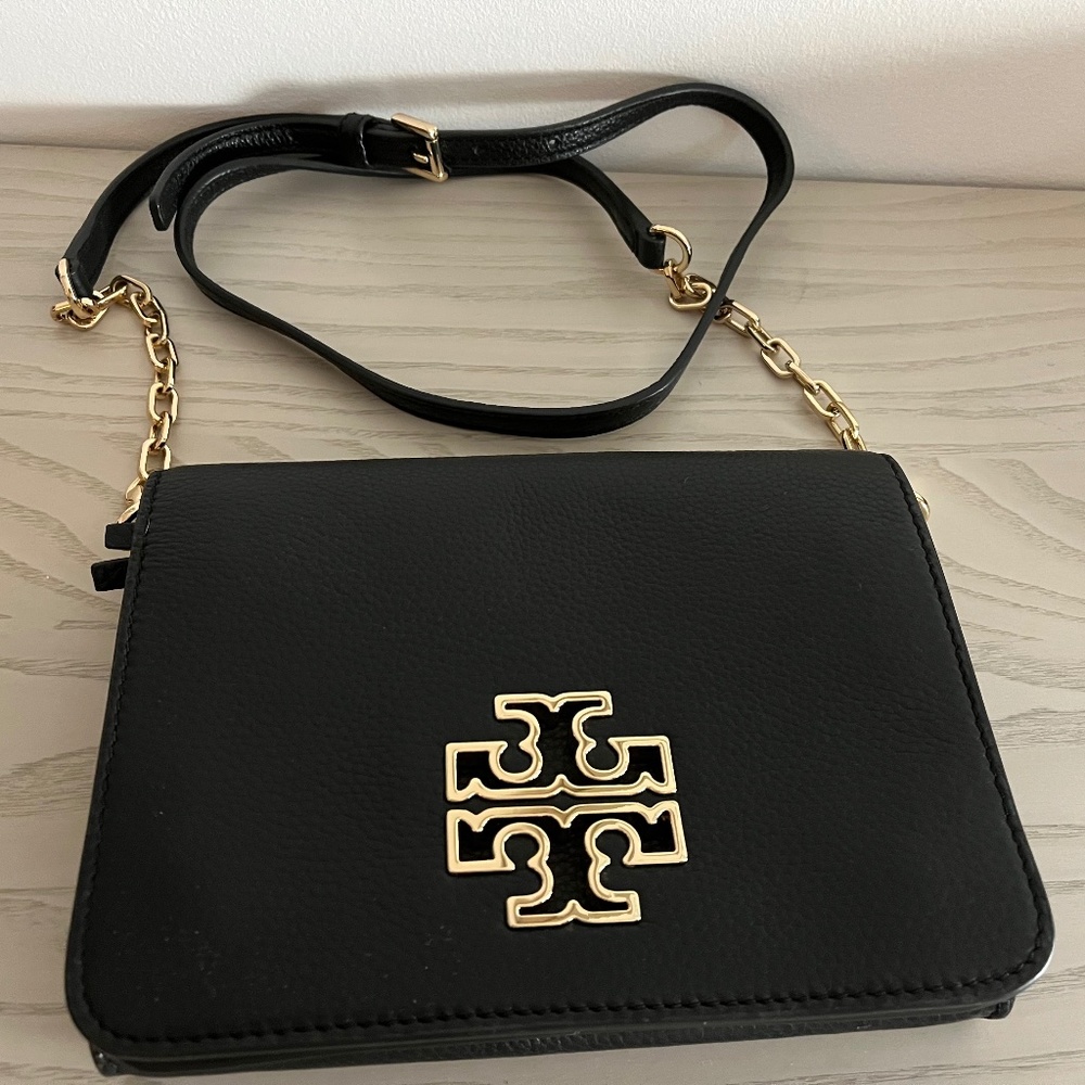 Authentic Tory Burch Britten Chain Wallet